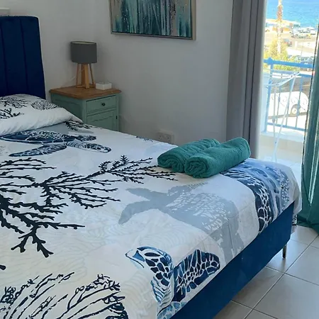 Blue Lagoon Centre לאצ'י