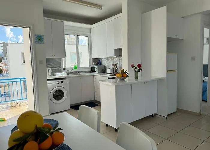 Blue Lagoon Centre Apartment Lachi
